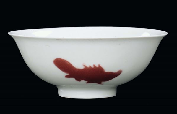 A small porcelain cup with red fish decoration, China, Qing Dynasty, late 19th century