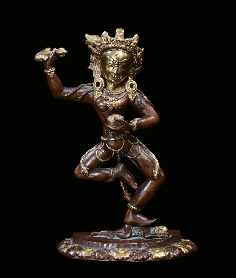 Mostro danzante in bronzo  - Asta Chinese Works of Art - Cambi Casa d'Aste