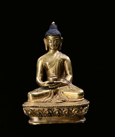 Buddha Seduto in Bronzo Dorato, Cina, Dinastia Qing, Periodo Qianlong (1736-1795)