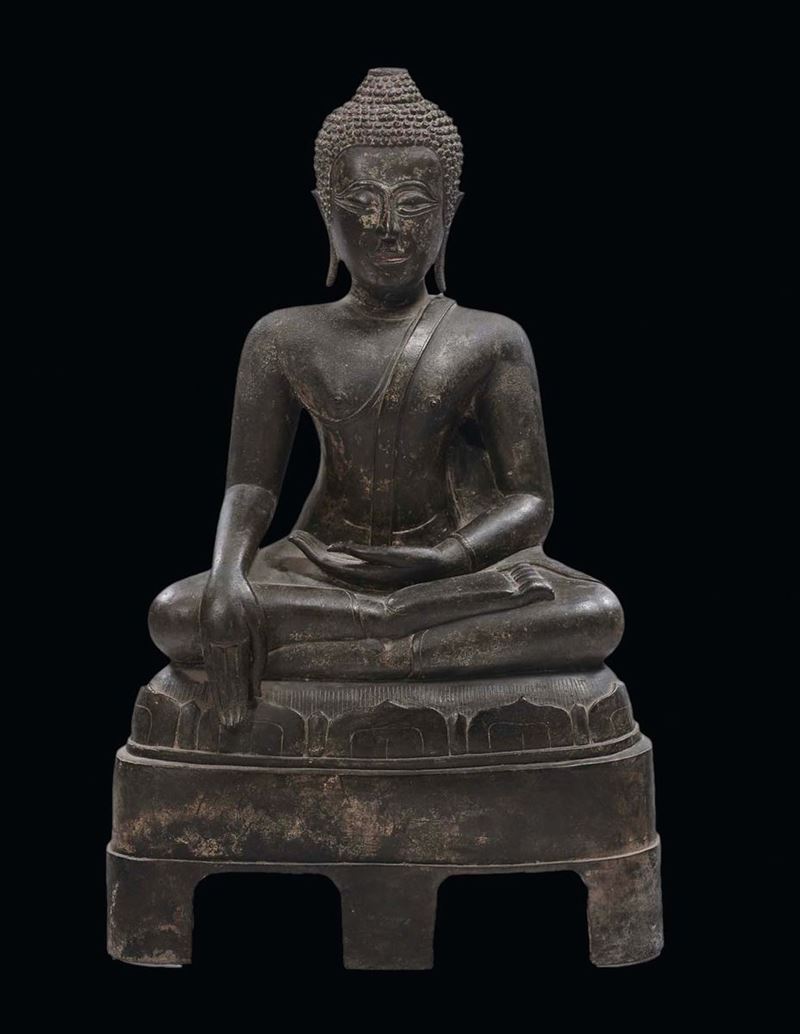 A dark bronze divinity, Thailand, 18th century  - Auction Fine Chinese Works of Art - II - Cambi Casa d'Aste