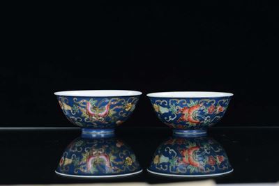 Due Bowl in Porcellana Blu a Fiori, Cina XX Secolo