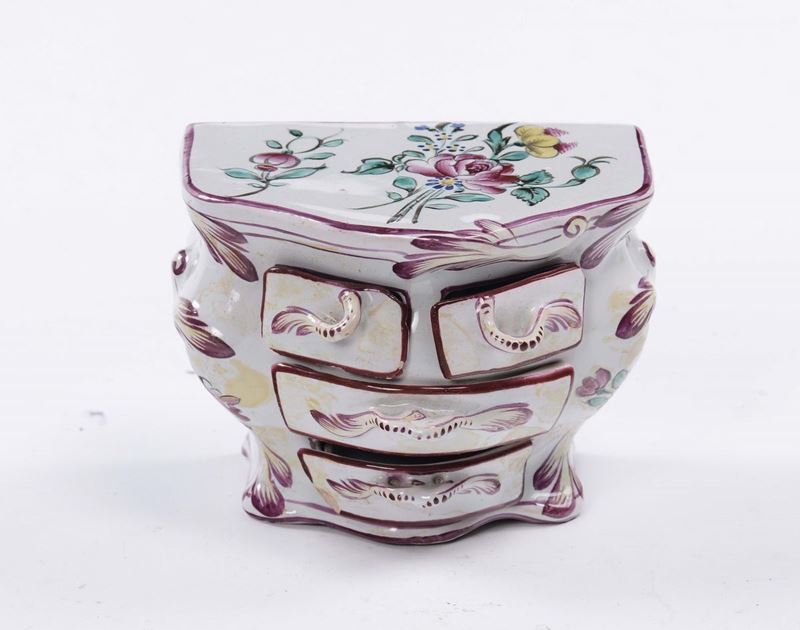 Modellino di cassettone in porcellana, Francia XIX secolo  - Asta Asta a Tempo 2-2014 - Cambi Casa d'Aste
