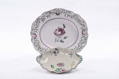 Piatto Ovale e Vassoietto in Porcellana con Decoro alla Rosa, XVIII-XIX Secolo