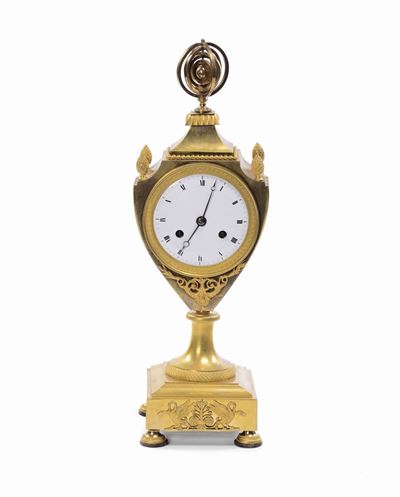 Pendola Ad Urna in Bronzo Dorato, Inizi XIX Secolo