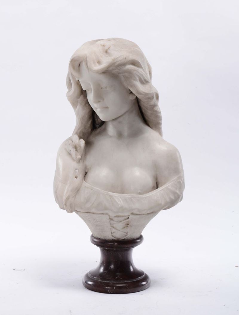 Scultura in marmo bianco raffigurante ragazza, XIX secolo  - Asta Arredi e Oggetti d'Arte da Importanti Collezioni Private - Cambi Casa d'Aste