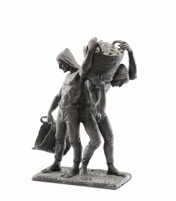 Scultura in bronzo raffigurante portatori di carbone