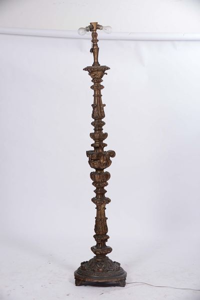 Lampada da Terra in Legno Intagliato e Dorato