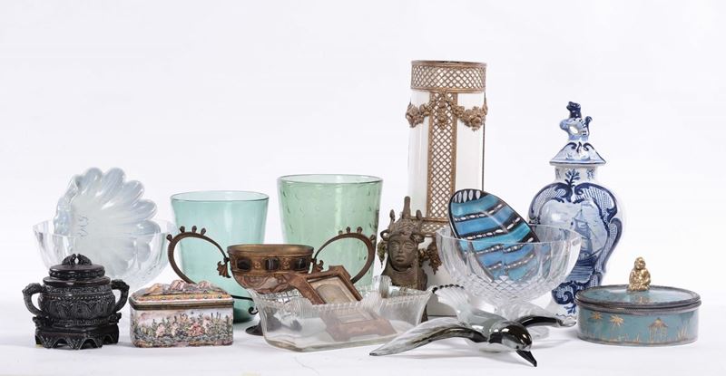 Lotto di oggetti e vasi in materiali diversi  - Asta Asta a Tempo 9-2013 - Cambi Casa d'Aste