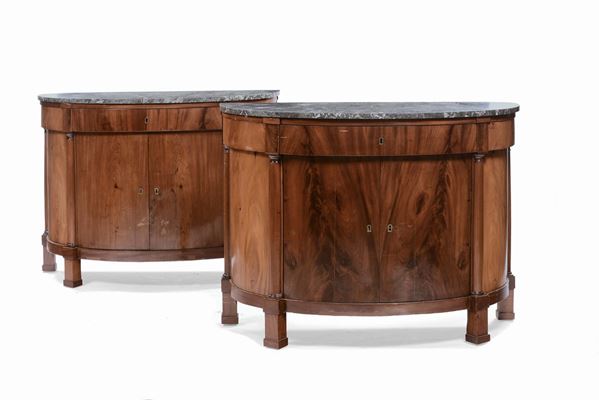 Coppia di console a demi lune lastronate, XIX secolo