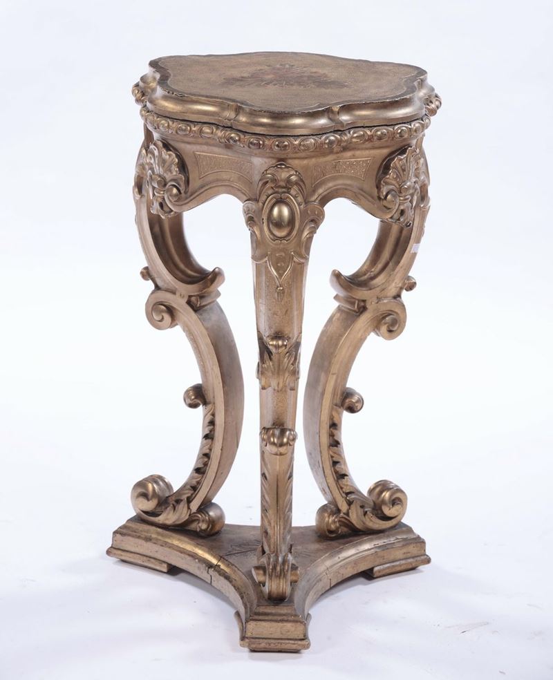 Tavolino in legno dorato, XIX secolo  - Asta Arredi e Oggetti d'Arte da Importanti Collezioni Private - Cambi Casa d'Aste
