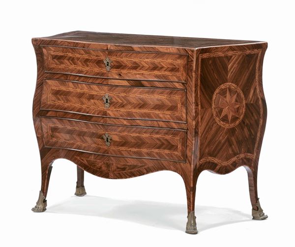 Comò a “balestra” a tre cassetti lastronato in bois de rose ed intarsiato, Napoli 1750 circa