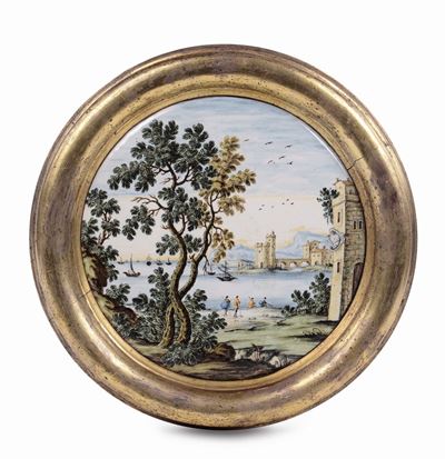 Disco Circolare di Maiolica Policroma, Castelli XVIII Secolo