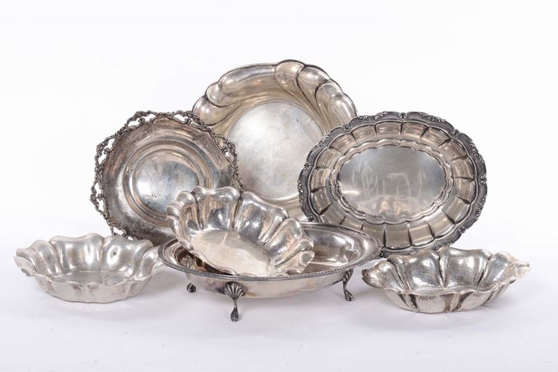 Lotto di piattini diversi in argento  - Asta Arredi e Oggetti d'Arte da Importanti Collezioni Private - Cambi Casa d'Aste