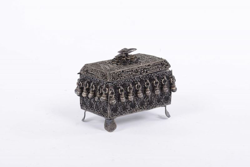 Cofanetto in filigrana d'argento, XIX secolo  - Auction Furnishings and Works of Art from Important Private Collections - Cambi Casa d'Aste