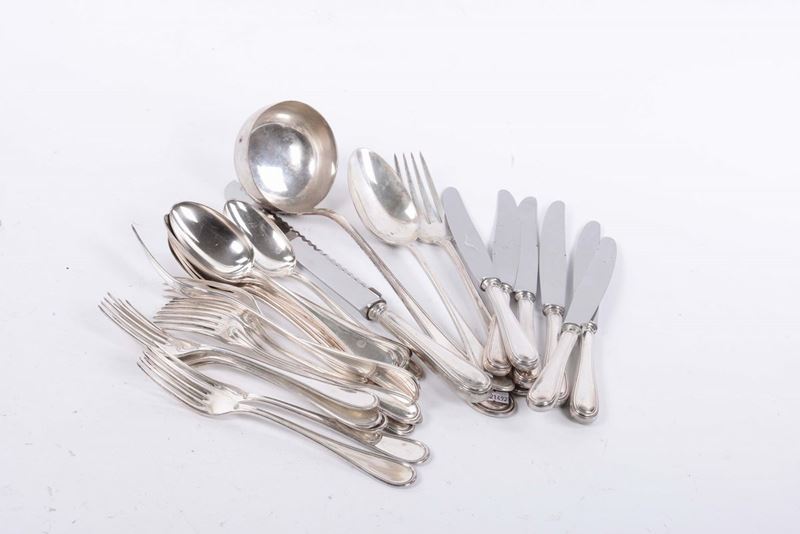Servizio di posate in argento incompleto  - Asta Arredi e Oggetti d'Arte da Importanti Collezioni Private - Cambi Casa d'Aste