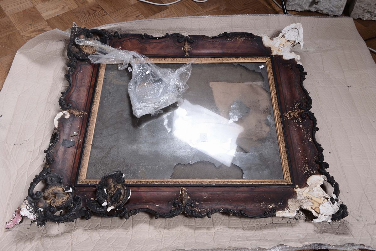 Specchiera in Stile Impero in Legno Dorato