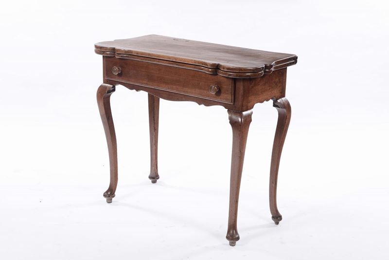 Tavolino da gioco in noce, Toscana XVIII secolo  - Auction Furnishings and Works of Art from Important Private Collections - Cambi Casa d'Aste