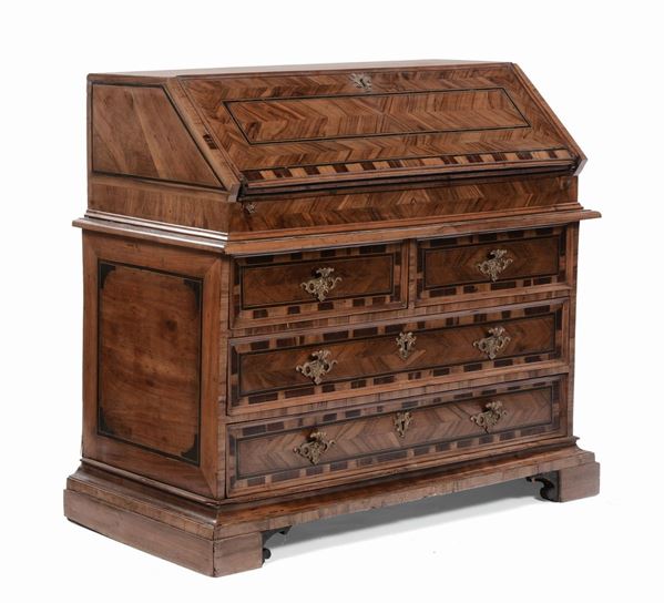 Ribalta interamente  lastronata e filettata, Veneto XVIII secolo