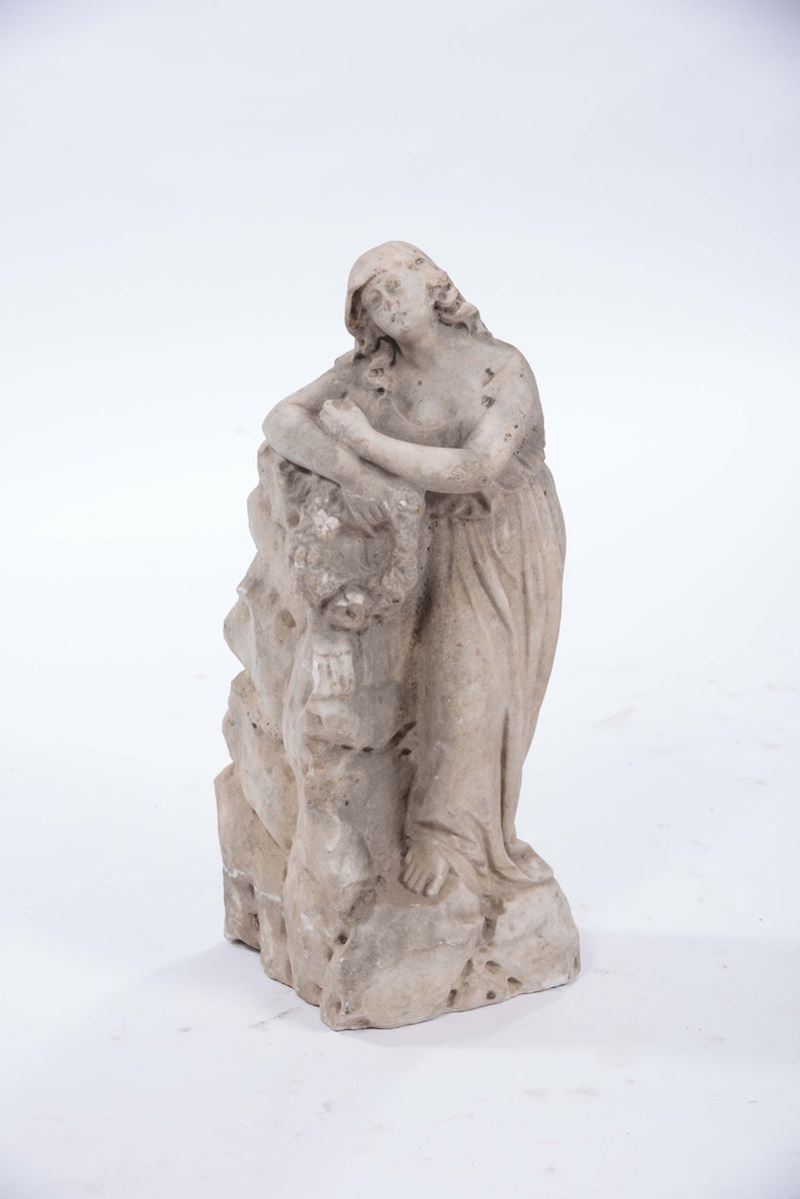 Scultura in marmo raffigurante figura femminile, XVII secolo  - Asta Arredi e Oggetti d'Arte da Importanti Collezioni Private - Cambi Casa d'Aste
