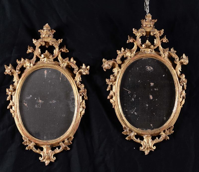 Coppia di specchierine in legno intagliato e dorato, XIX secolo  - Asta Arredi e Oggetti d'Arte da Importanti Collezioni Private - Cambi Casa d'Aste