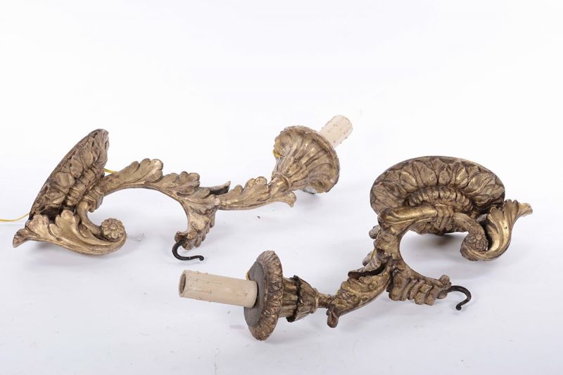 Coppia di appliques in legno dorato, XVIII secolo  - Asta Arredi e Oggetti d'Arte da Importanti Collezioni Private - Cambi Casa d'Aste