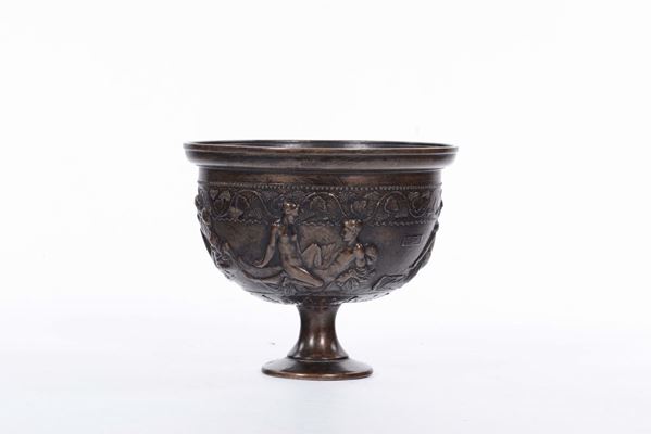 Coppa in bronzo con scene erotiche firmata Perenn, XIX secolo