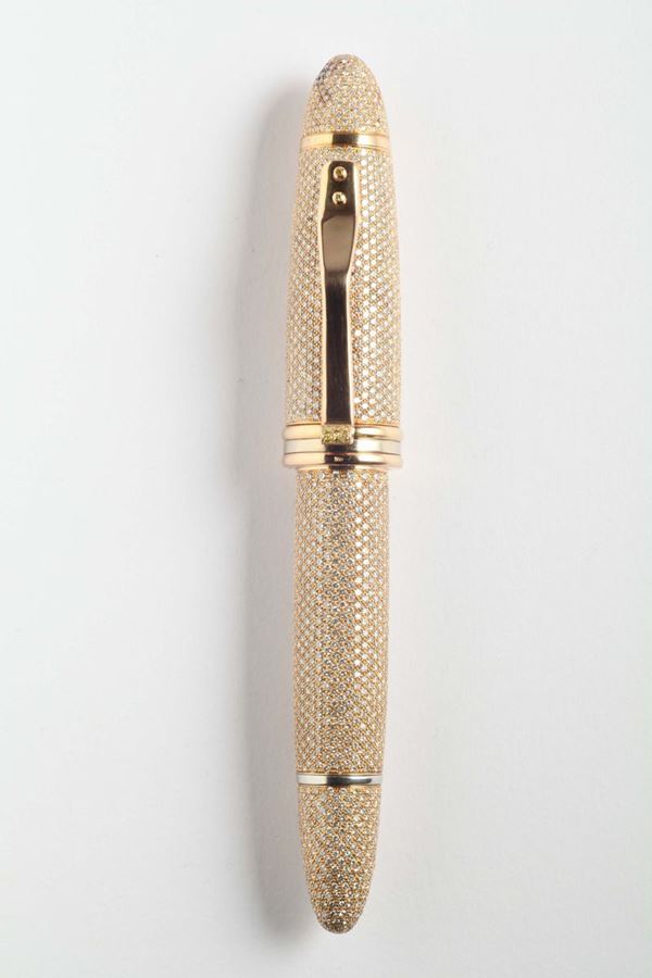 A brilliant-cut diamond ct 15,00 fountain pen. Nib signed Montblanc