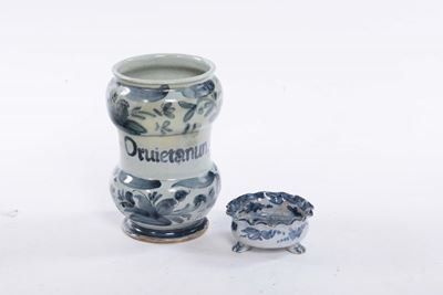 Albarello in Maiolica a Decoro Calligrafico Naturalistico, Albisola