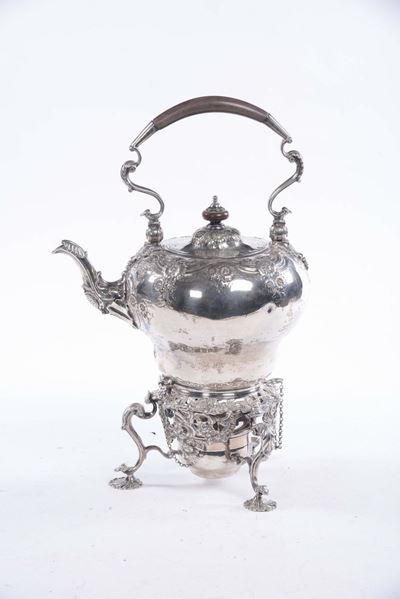 Samovar in Argento Sbalzato, Inghilterra XIX Secolo