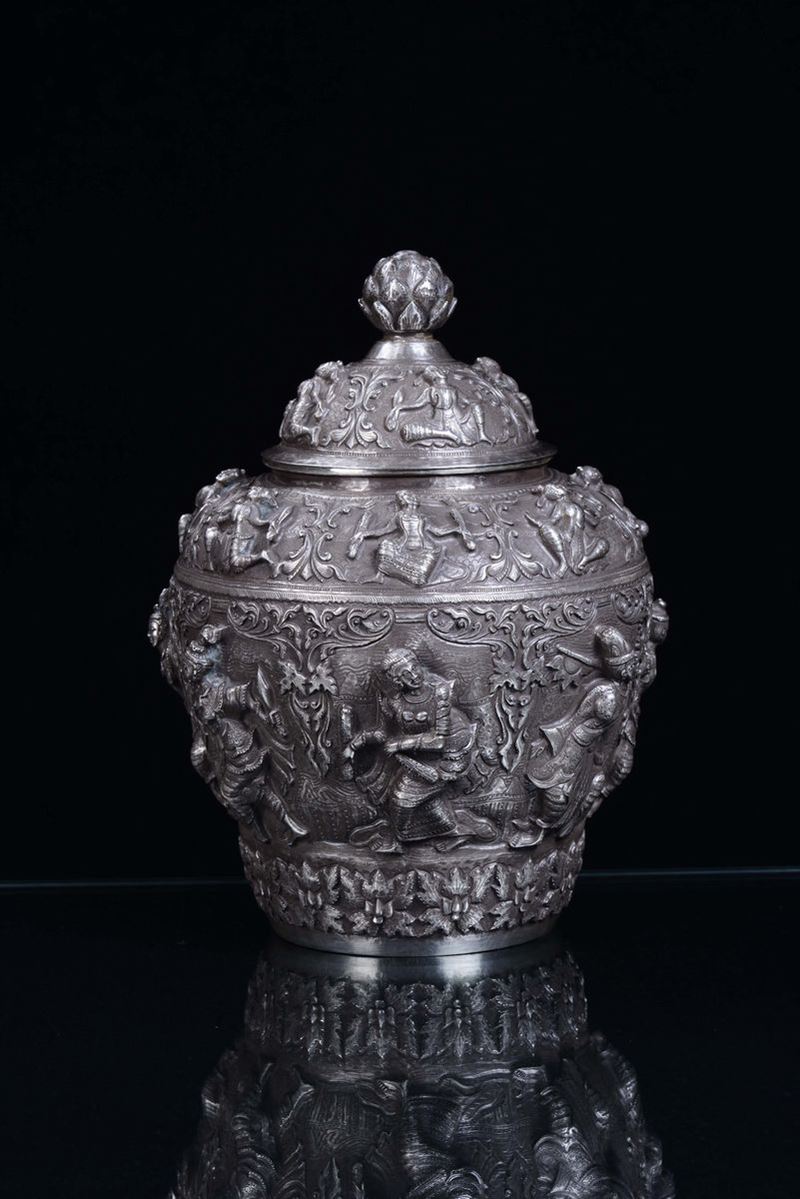 Giara con coperchio in argento, Birmania metà XIX secolo  - Asta Chinese Works of Art - Cambi Casa d'Aste