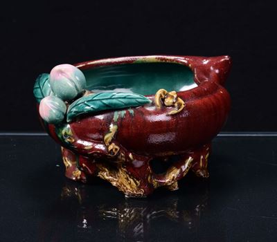 Contenitore in Porcellana a Forma di Pesco, Cina XIX Secolo