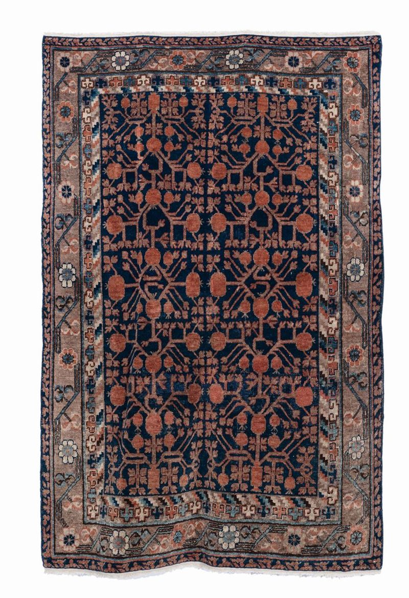 Tappeto est turkestan Hotan, inizio XX secolo  - Auction Ancient Carpets - Cambi Casa d'Aste