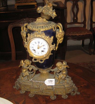 Pendola da Tavolo in Metallo Dorato e Porcellana, Francia XIX Secolo
