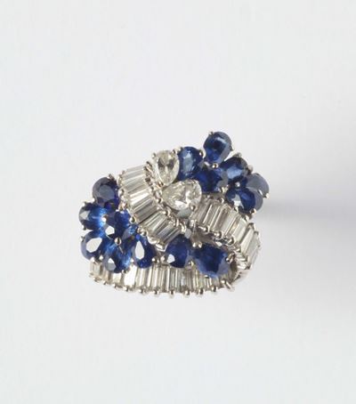 Anello con Zaffiri e Diamanti Taglio Fantasia