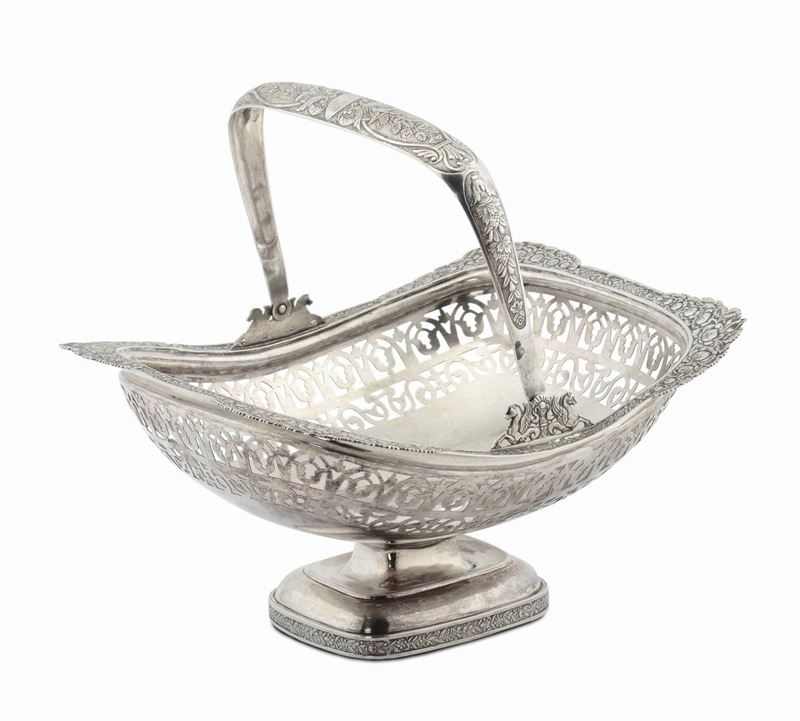 Cestino in argento traforato, sbalzato e inciso. Russia XIX secolo  - Asta Antiquariato e Dipinti Antichi - Cambi Casa d'Aste