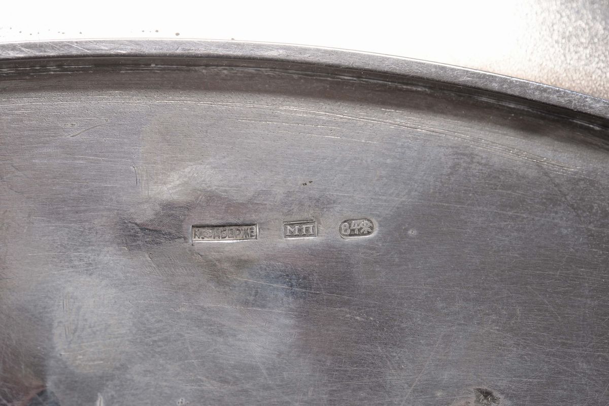 Vassoietto Ovale in Argento Sbalzato e Inciso. Russia Fine XIX Secolo, Inizi XX Secolo