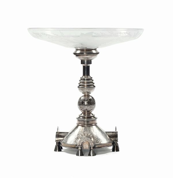 Importante alzata da tavolo in stile architettonico russo in argento con coppa in cristallo, Russia 1877