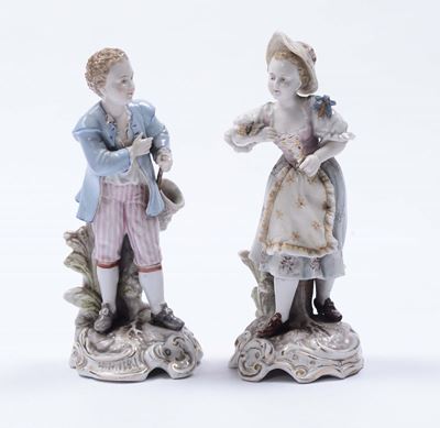 Coppia di Statuette in Porcellana Policroma Raffiguranti Giovinetto e Giovinetta in Costume, Russ...
