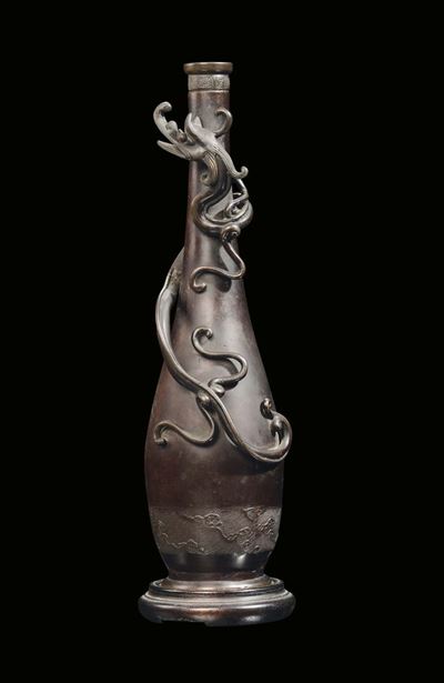 Vaso in Bronzo con Figura di Drago a Rilievo, Cina, Dinastia Qing, XVIII Secolo