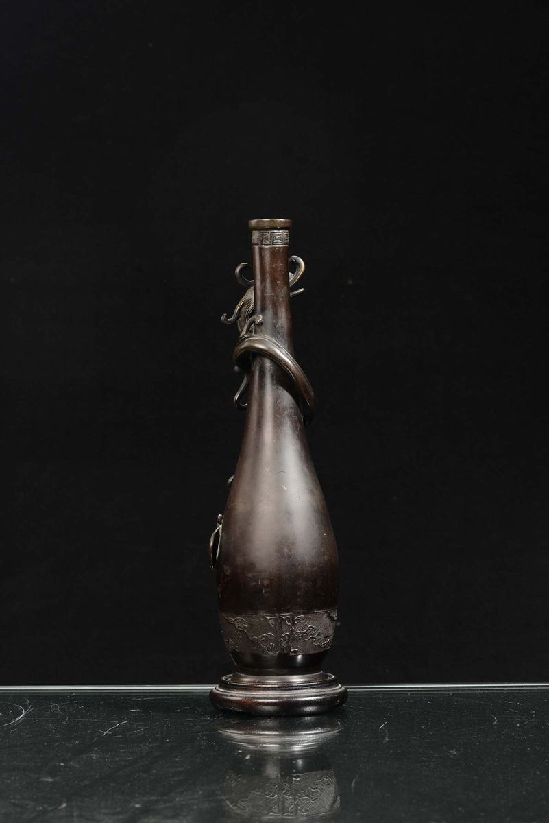 Vaso in Bronzo con Figura di Drago a Rilievo, Cina, Dinastia Qing, XVIII Secolo