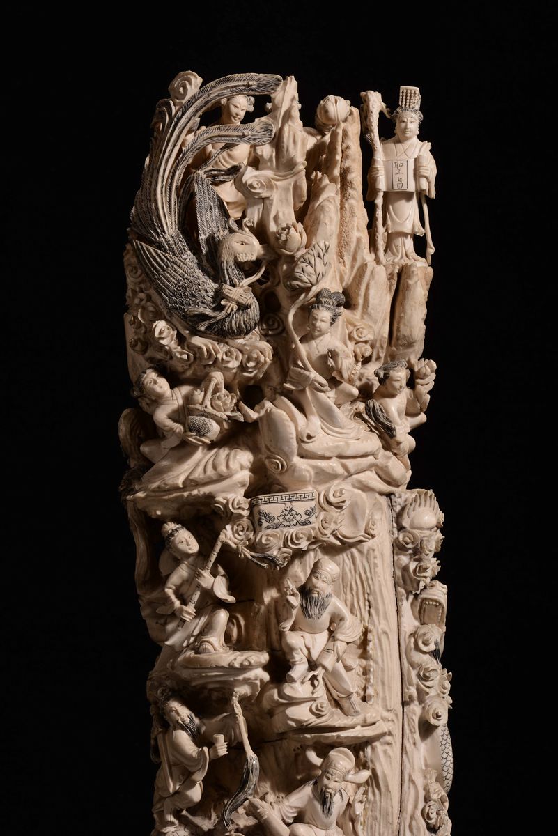 Grande Gruppo in Avorio Scolpito Raffigurante Episodi di Vita Quotidiana, Cina, Dinastia Qing, XI...