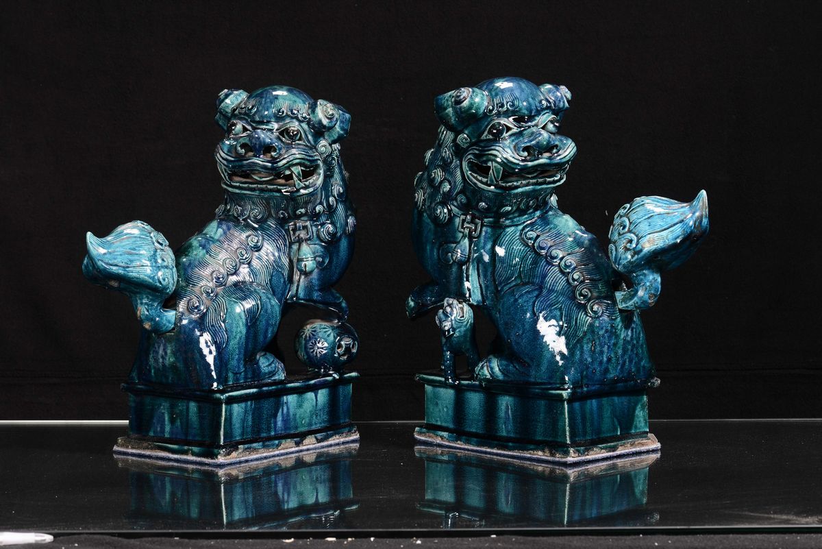Coppia Si Sculture in Ceramica Smaltata Turchese Raffiguranti Cane di Pho, Cina, Dinastia Qing, X...