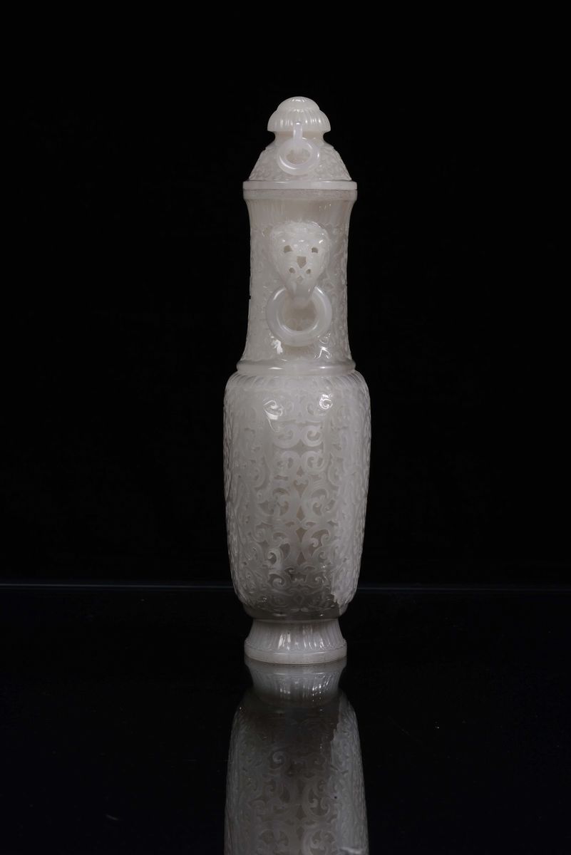 Vaso con Coperchio in Giada Bianca Traforata, Cina, Repubblica, XX Secolo