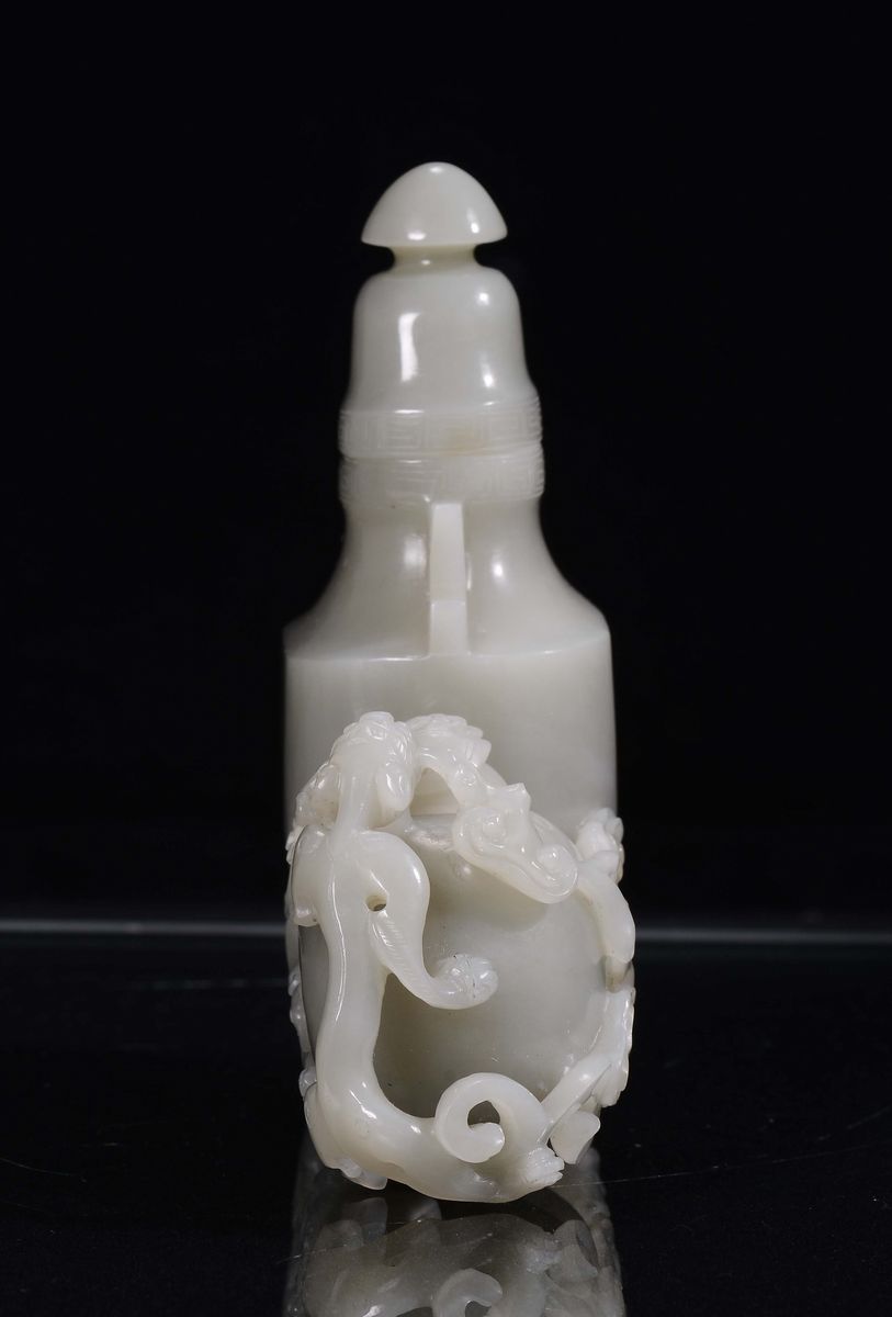 Coppia di Vasetti Ricavati da in una Sola Pietra di Giada Bianca Celadon, Cina, XX Secolo