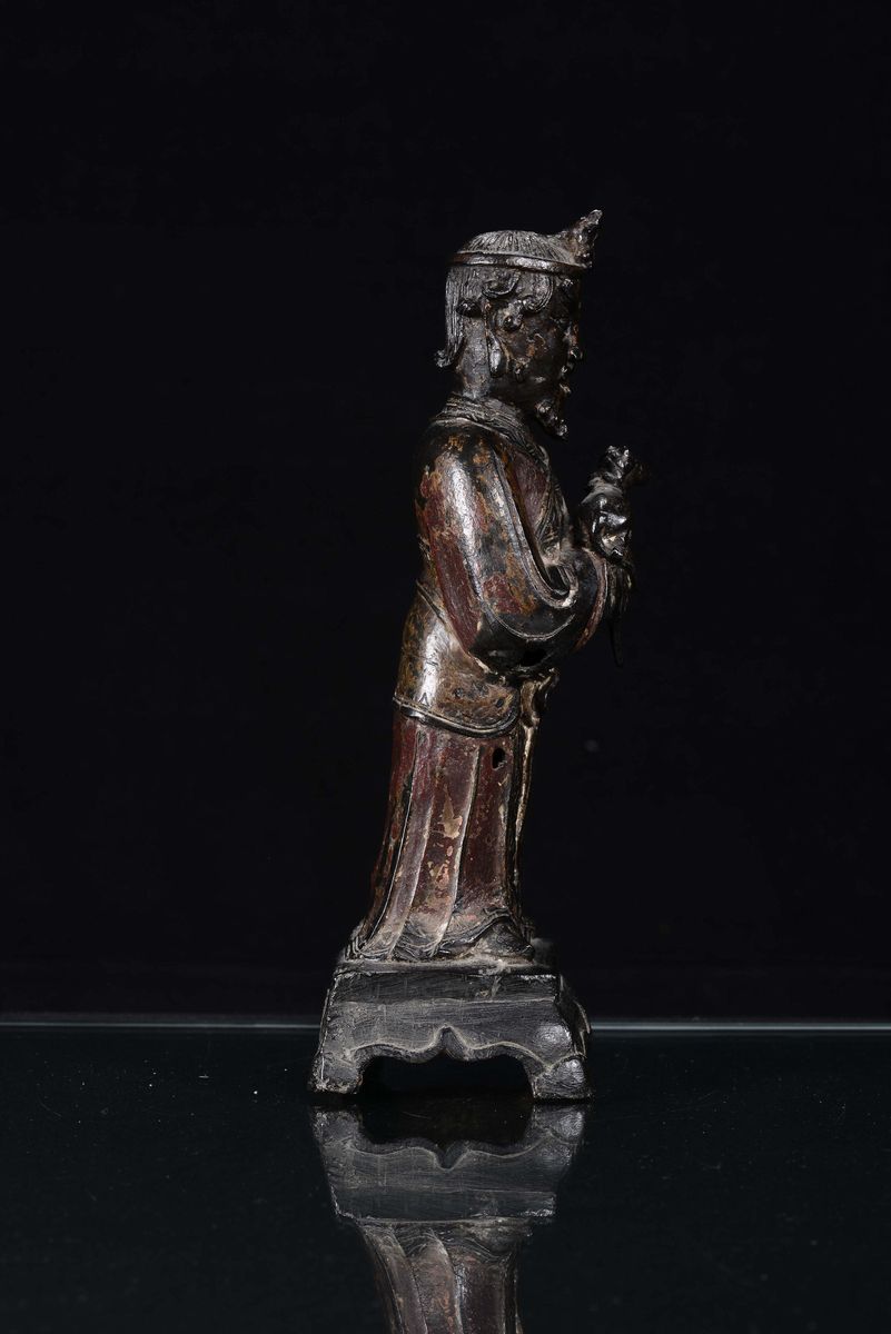 Scultura in Bronzo Raffigurante Dignitario con Animale, Cina, Dinastia Ming, XVII Secolo