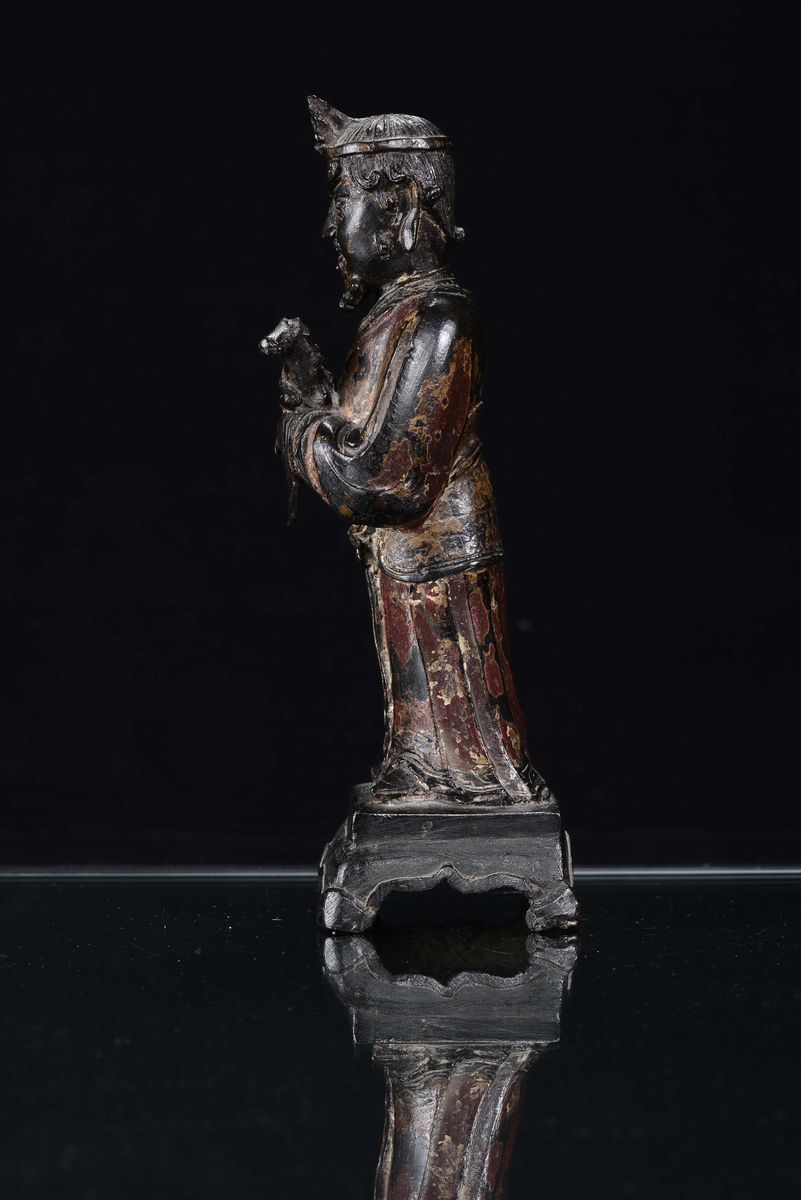 Scultura in Bronzo Raffigurante Dignitario con Animale, Cina, Dinastia Ming, XVII Secolo