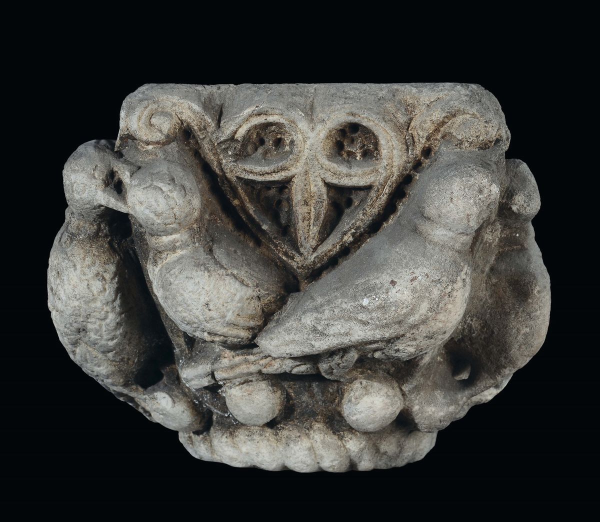 Scultore Dell'italia Meridionale del XIII Secolodoppio Capitello con Falconi