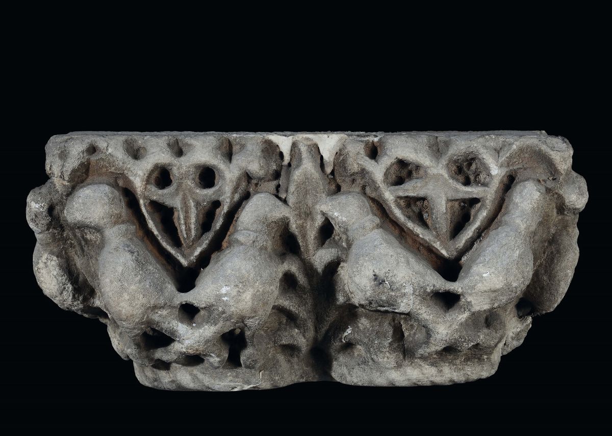 Scultore Dell'italia Meridionale del XIII Secolodoppio Capitello con Falconi
