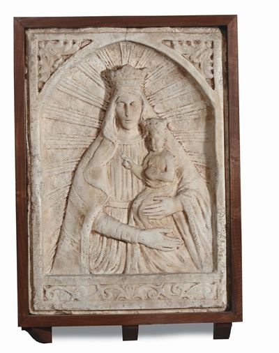 Bassorilievo in Marmo Raffigurante Madonna con Bambino, Scultore Rinascimentale di Area Adriatica...