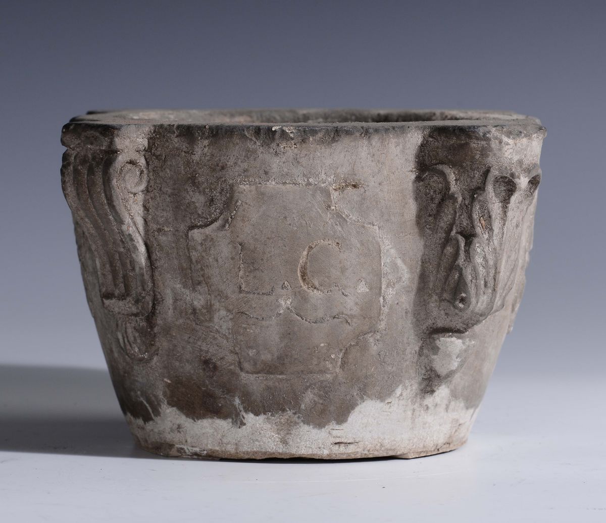 Arte Medievale Italiana o Francese del XIV Secolomortaio Figurato